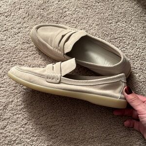Zara Women's suede Cream Loafers